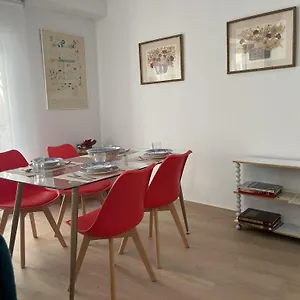  Apartment Precioso Con Patio Spain